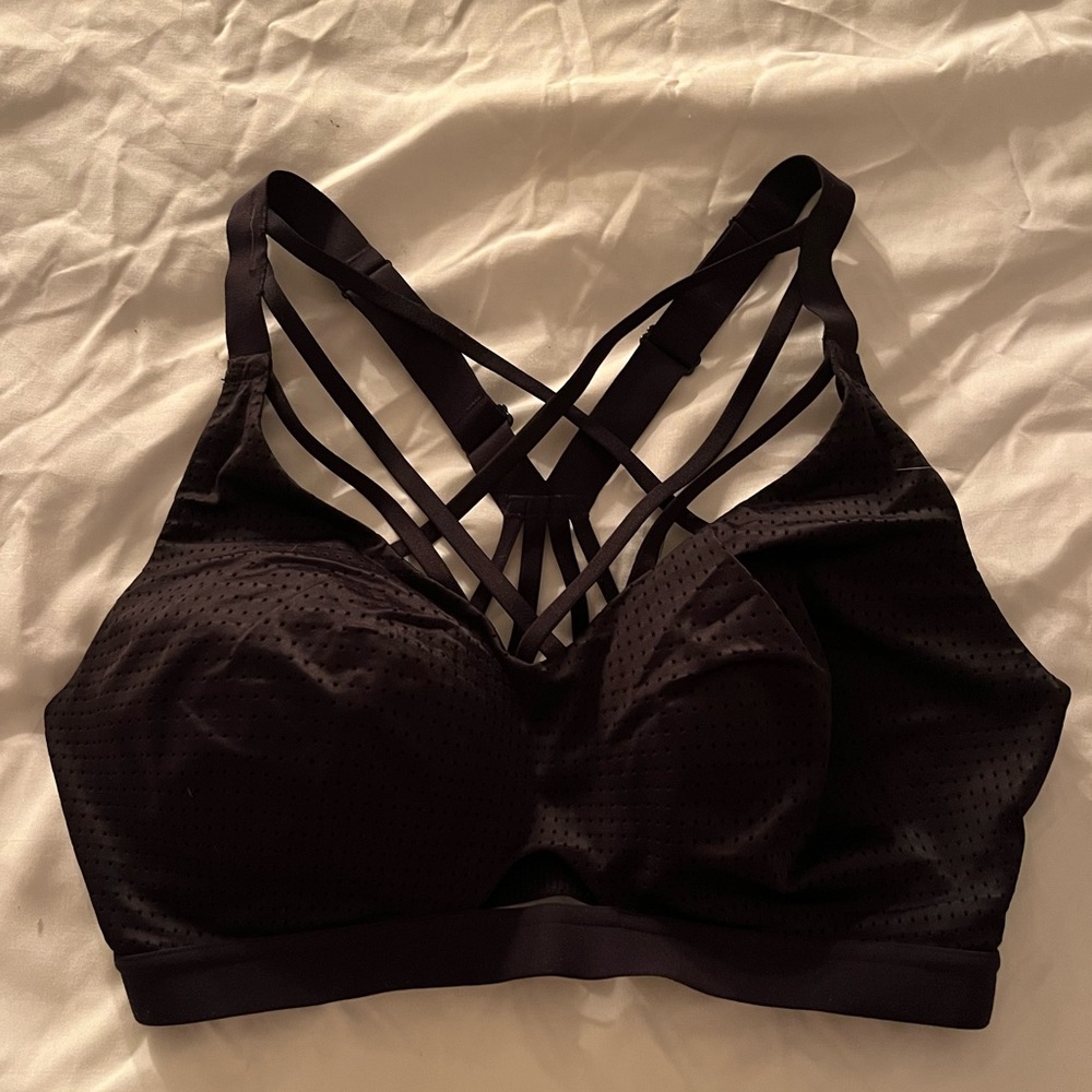 VS strappy sports bra